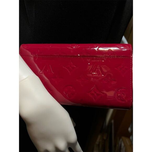 Louis Vuitton Sarah  Vernis  Magenta Wallet - Picture 13 of 14